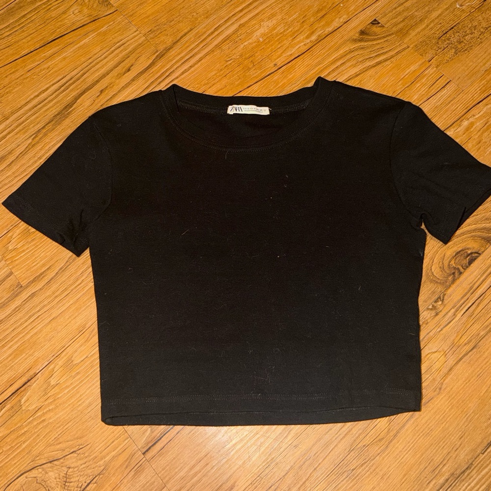 Zara black cropped tee in a S #cropped #basics